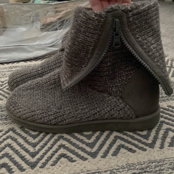 Knit Boots - Picture 3 of 4